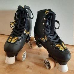 Elsies Little Studio Elsies Embroidered Butterfly (Pair) / Yellow